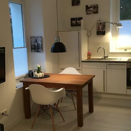 Apart-ment 84 Apartment